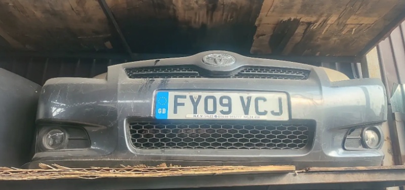 Передний Бампер Toyota Verso 2009